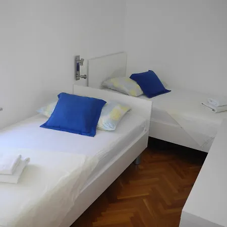Damir 2+2 Bocni Apartment