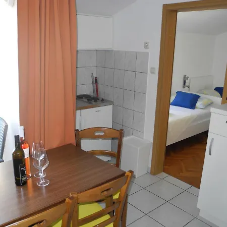 Apartment Damir 2+2 Bocni Crikvenica