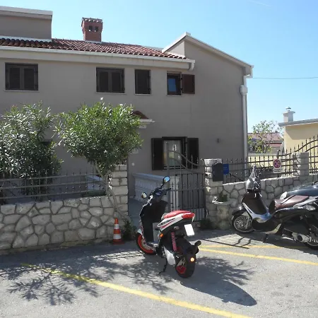 Damir 2+2 Bocni * Crikvenica