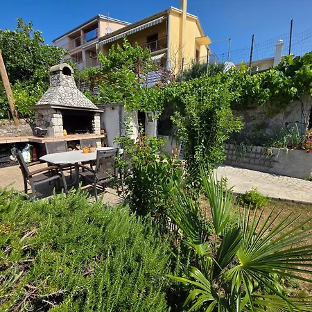 Apartment Damir 2+2 Bocni *